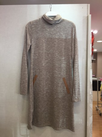 Vestido cuello vuelto